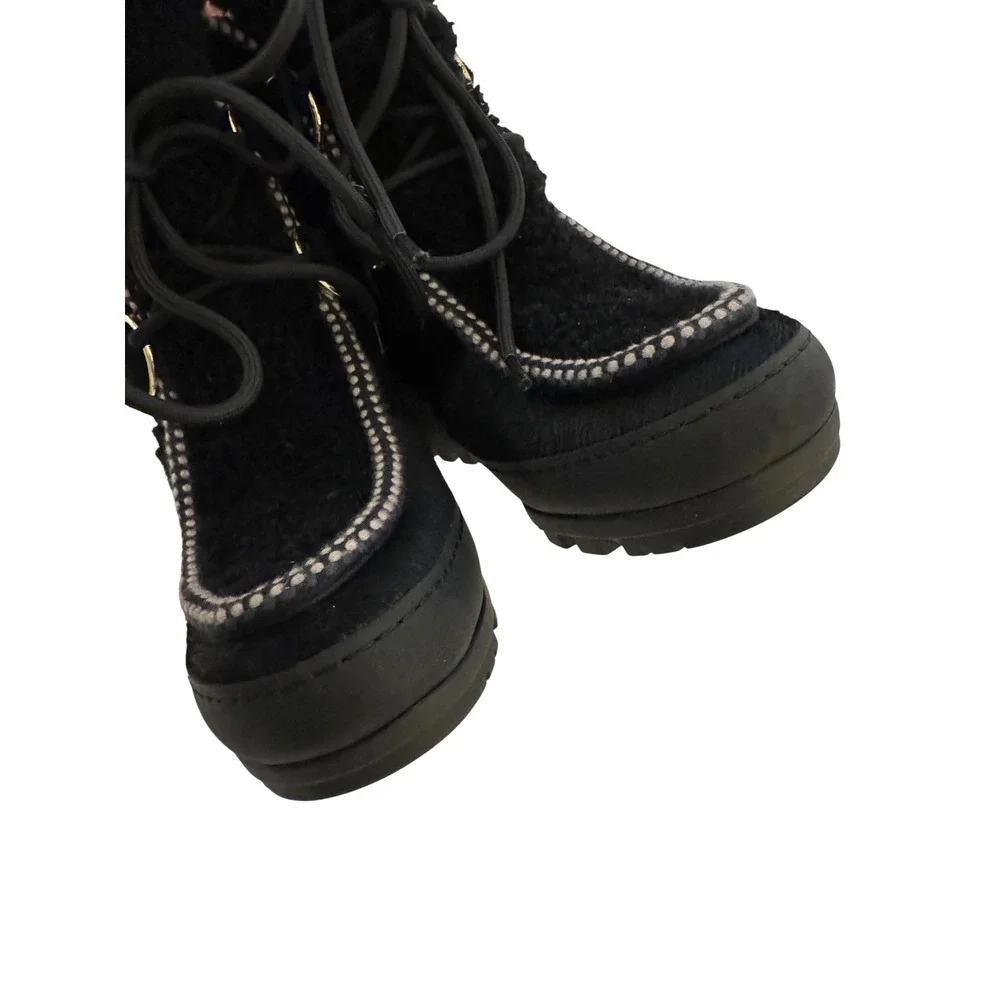 Tory Burch Black Fur Lace Up Lug Sole Ankle Boots Gold Hardware Size 7M